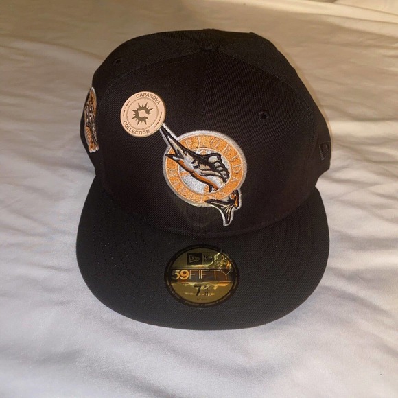 New Era Exclusive Florida Marlins Collection Fitted Hat Size 7 5/8 Capanova pin - Picture 8 of 8